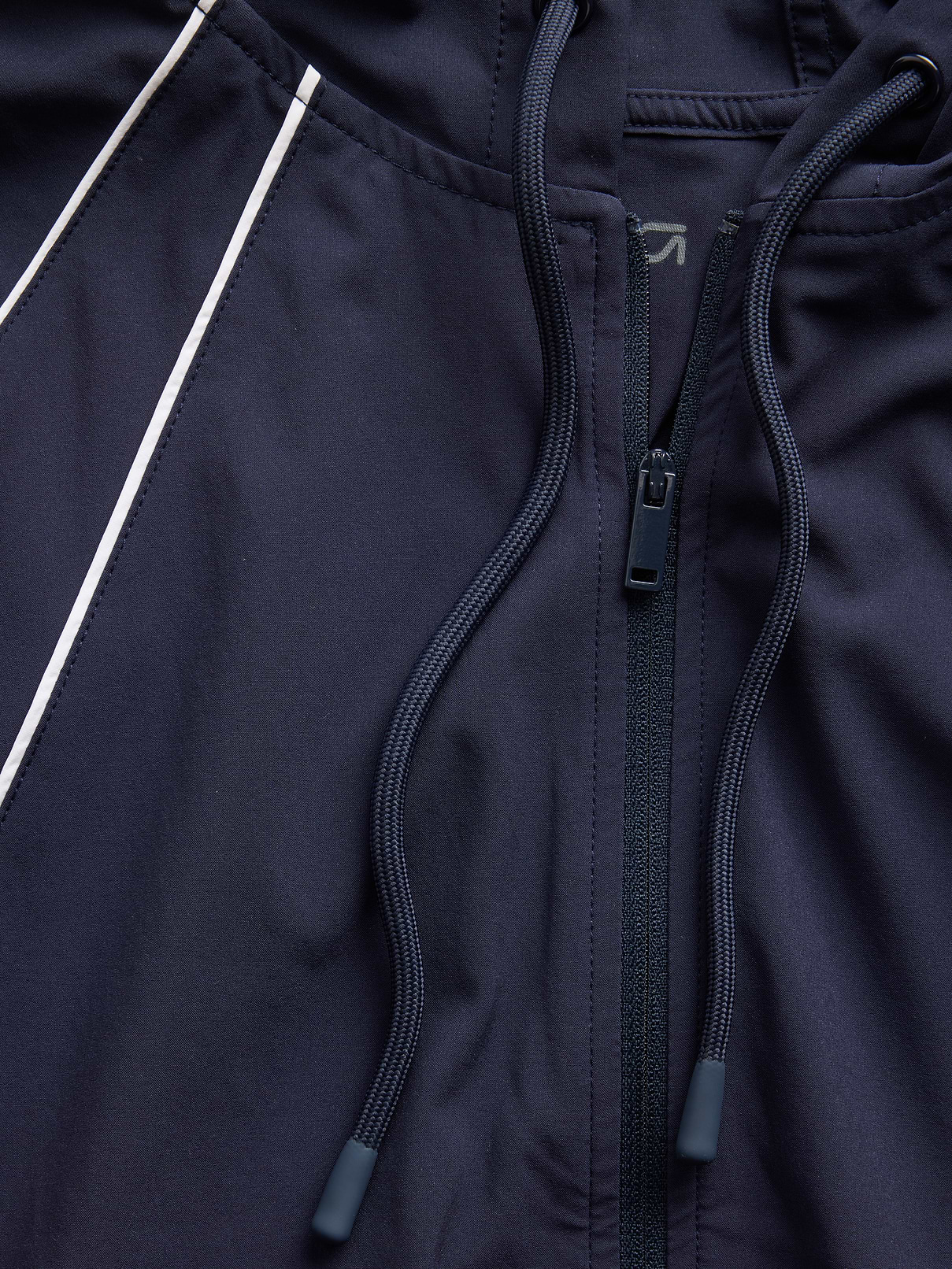 L'image numéro 4 présente Veste à capuchon à glissière GapFit Tech