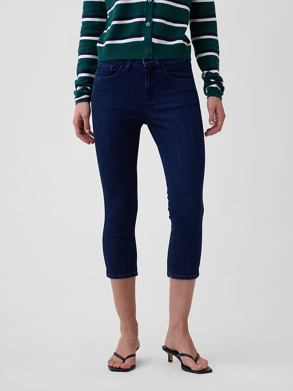 Mid Rise Universal Capri Jeans