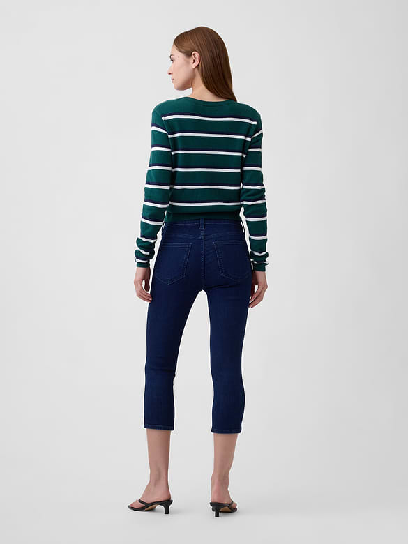 Mid Rise Universal Capri Jeans