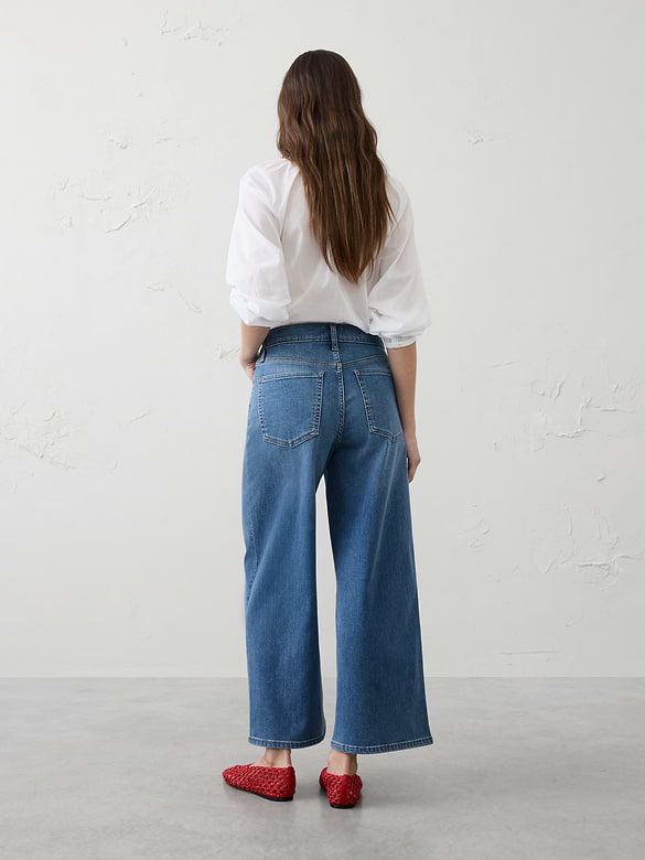 Wide-Leg High-Rise Cropped Jean