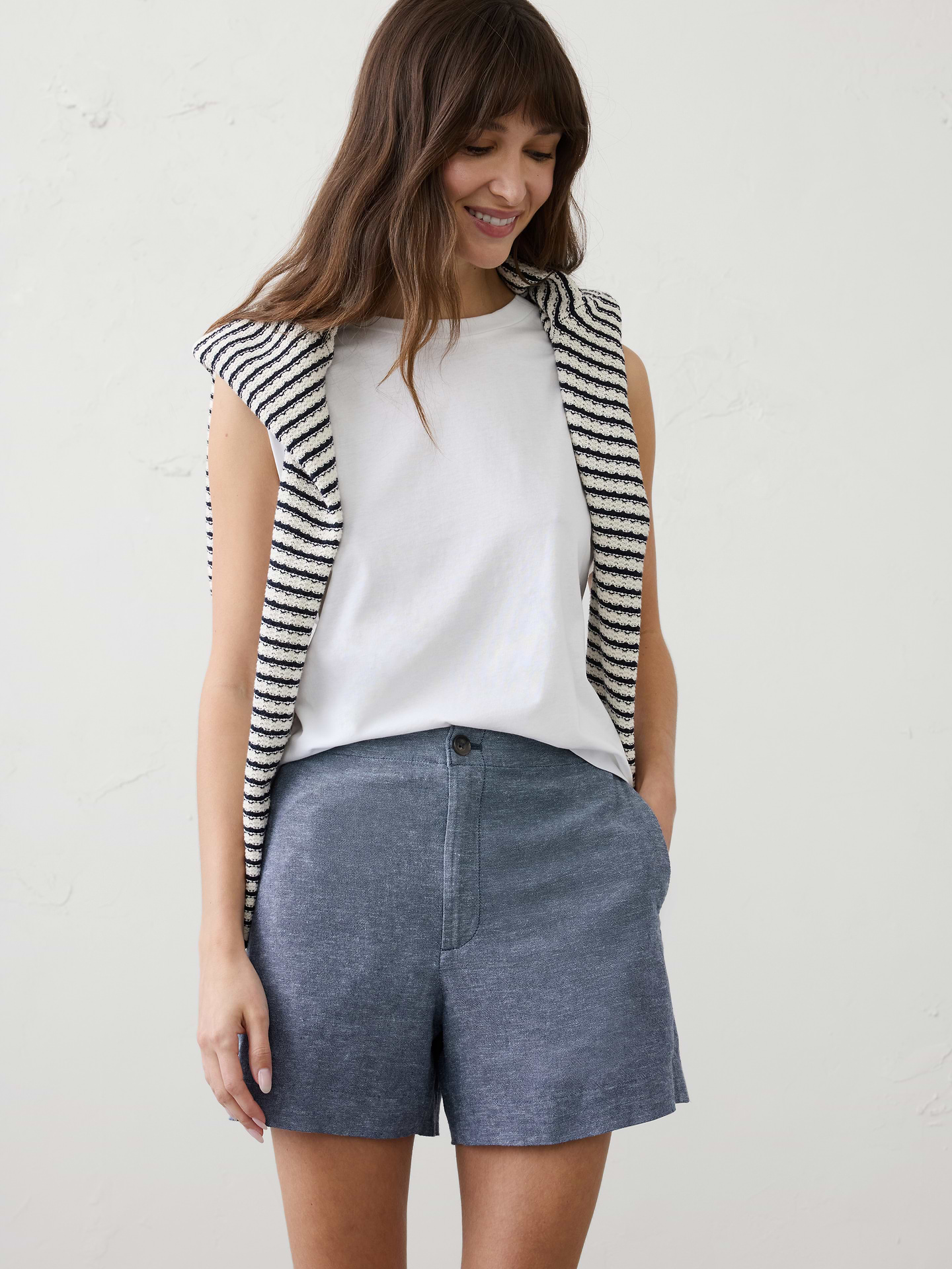 Image number 3 showing, Linen-Blend High-Rise Short