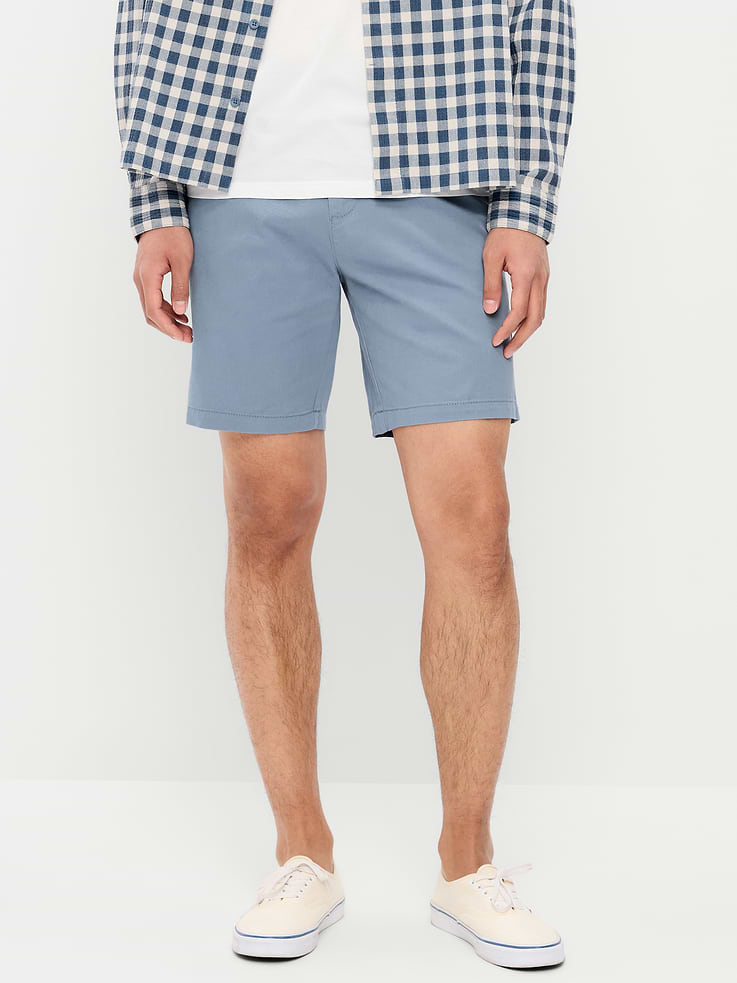 L'image numéro 2 présente Short Chino étroit Première nécessité à extensibilité intégrée, entrejambe de 5 cm