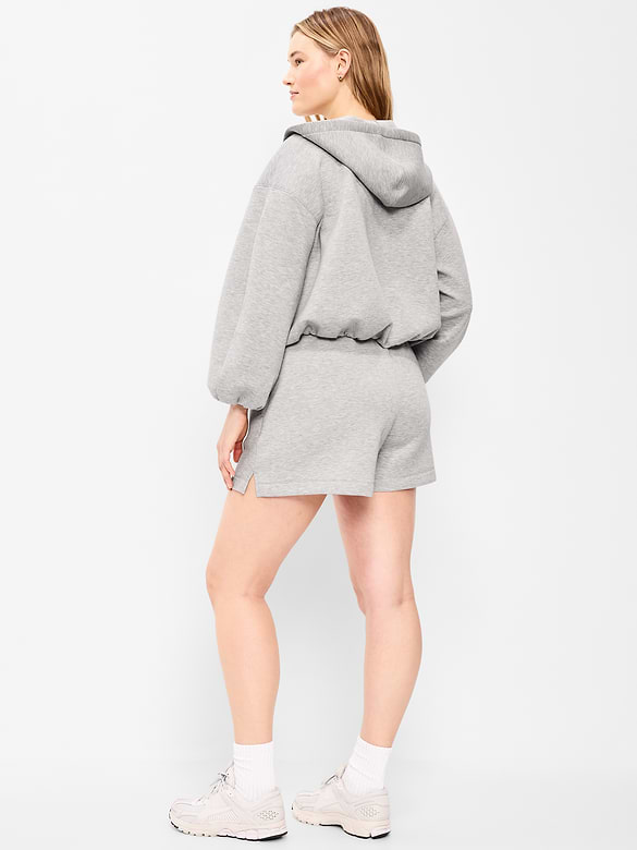 Short à taille haute en molleton raffiné, entrejambe de 12,5 cm