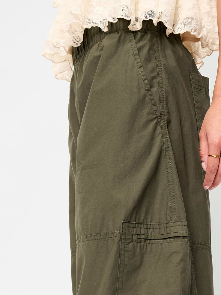 Image number 4 showing, Mid-Rise Cropped Barrel-Leg Utility Pants