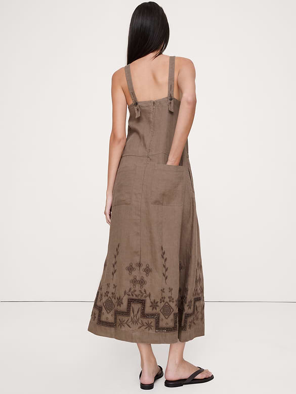Robe longue tablier à encolure carrée