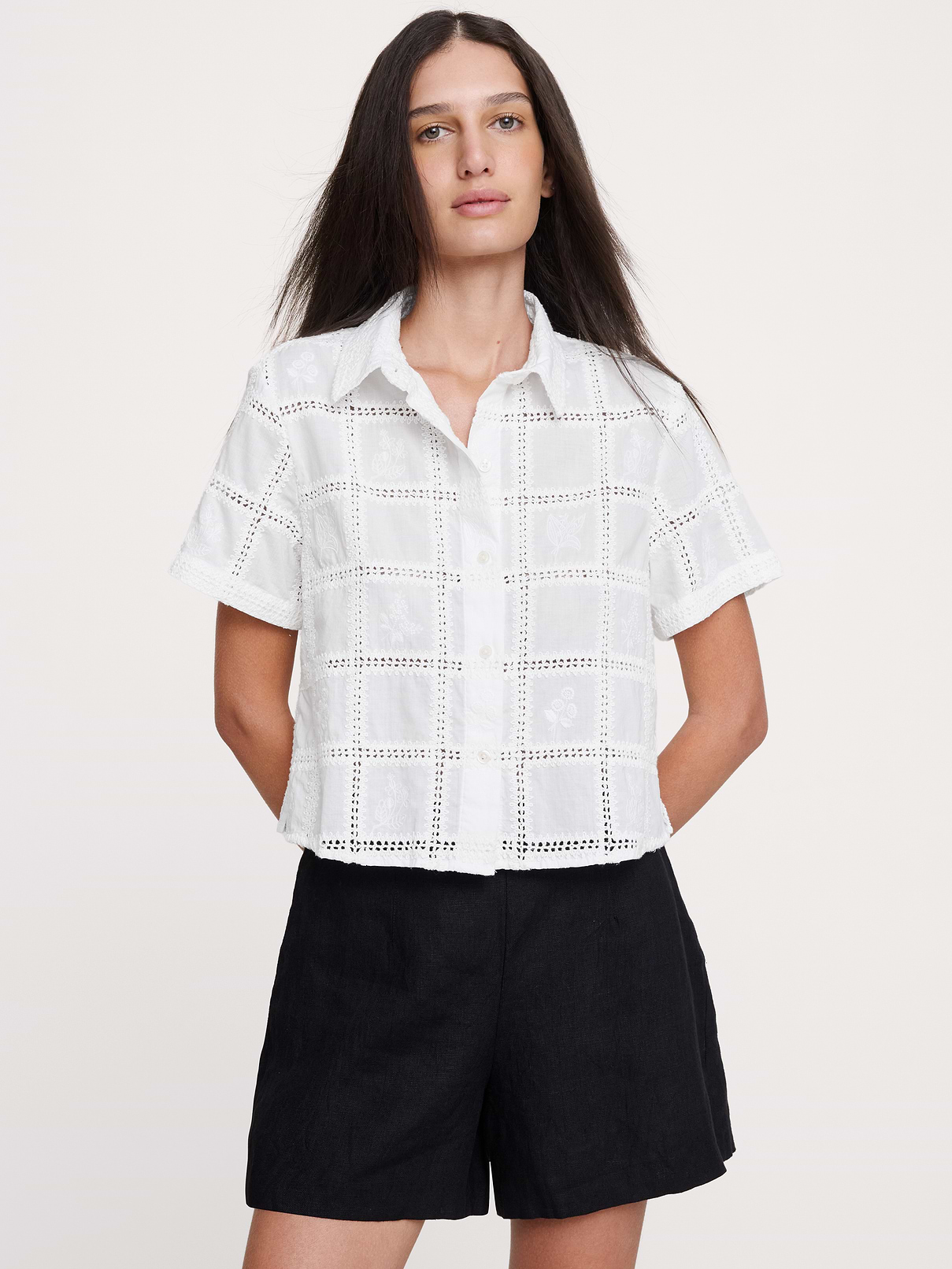 The Boxy Crop Shirt in Embroidered Cotton