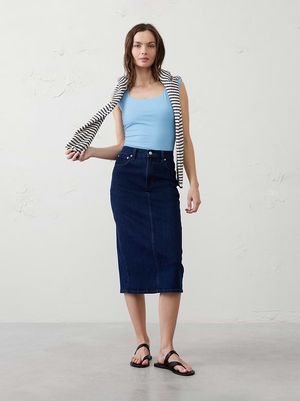 Soft Stretch Scoop-Neck Top