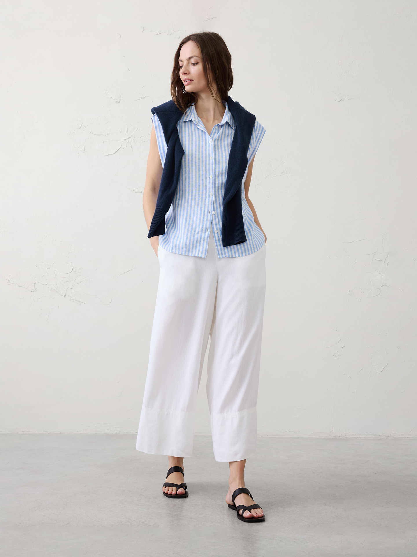 Image number 6 showing, Linen-Blend Pleated Shirt