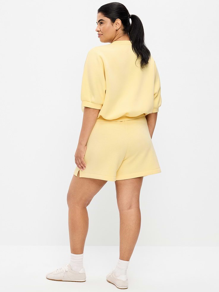 L'image numéro 4 présente Short à taille haute en molleton raffiné, entrejambe de 12,5 cm