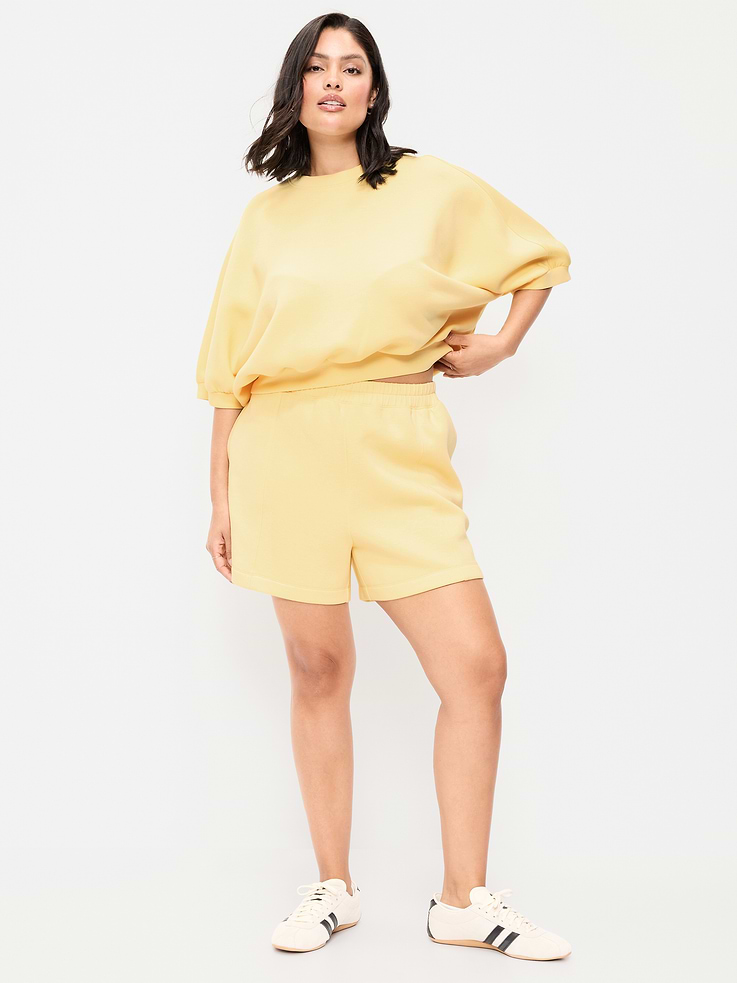 L'image numéro 5 présente Short à taille haute en molleton raffiné, entrejambe de 12,5 cm