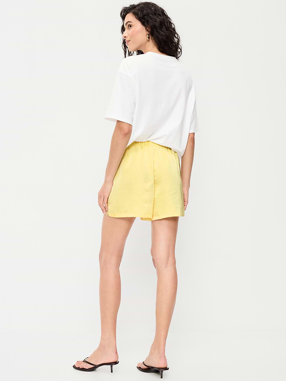 Short en satin à taille haute à bordure en dentelle