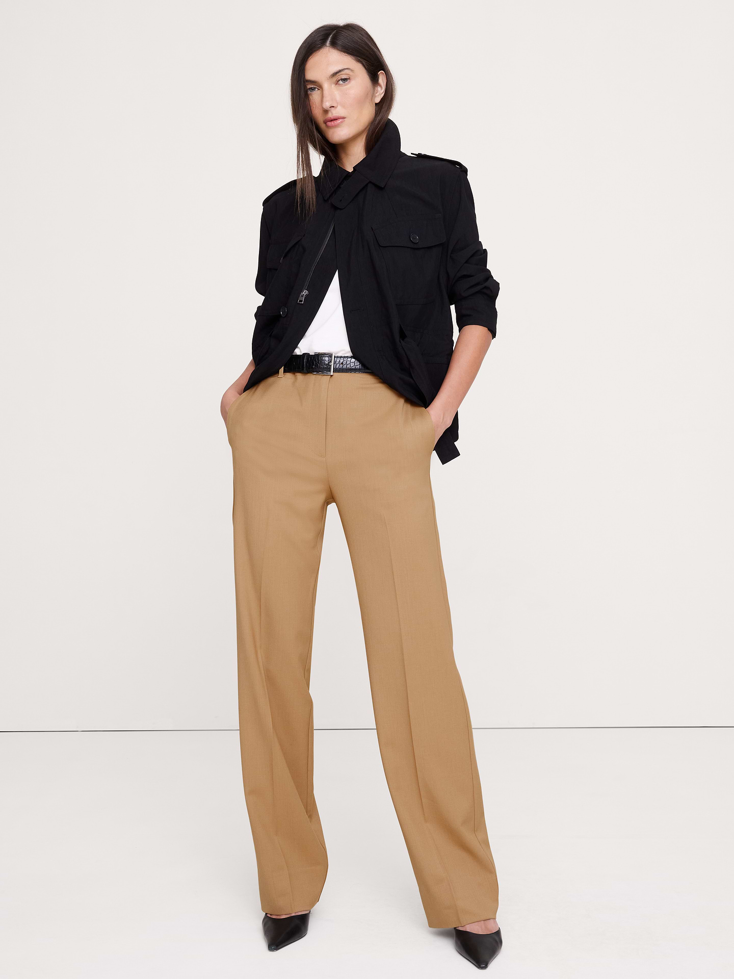 L'image numéro 1 présente Pantalon droit moderne à taille haute en laine italienne