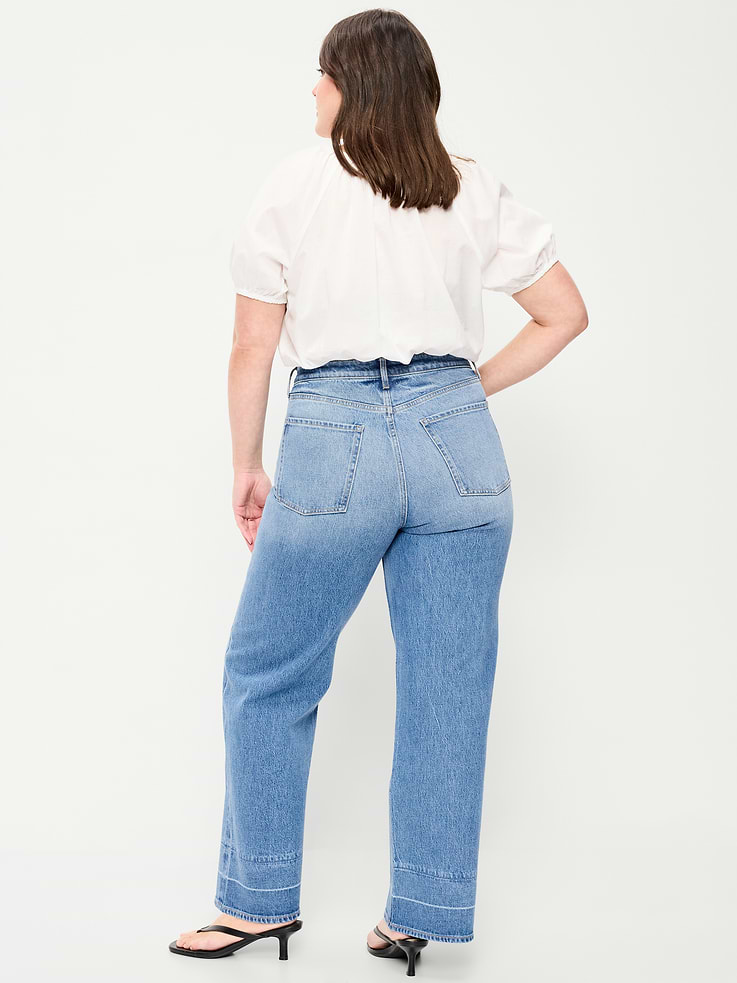L'image numéro 7 présente Jean à jambe large et à taille très haute