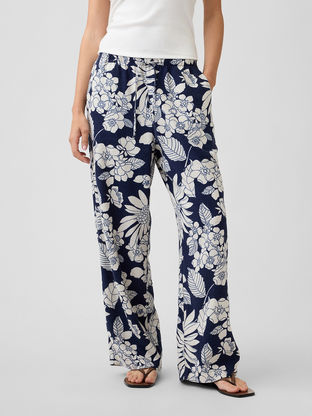 Mid Rise Pull-On Wide-Leg Linen-Blend Pants | Gap Factory