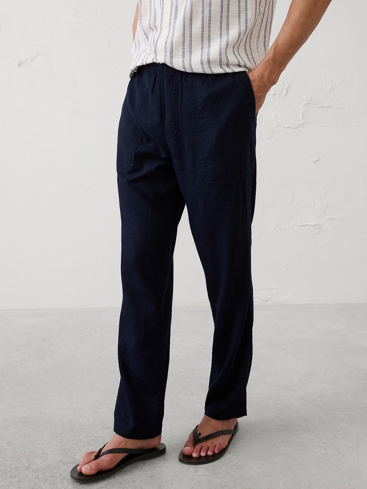 Straight-Fit Linen-Blend Pull-On Pant | Banana Republic Factory