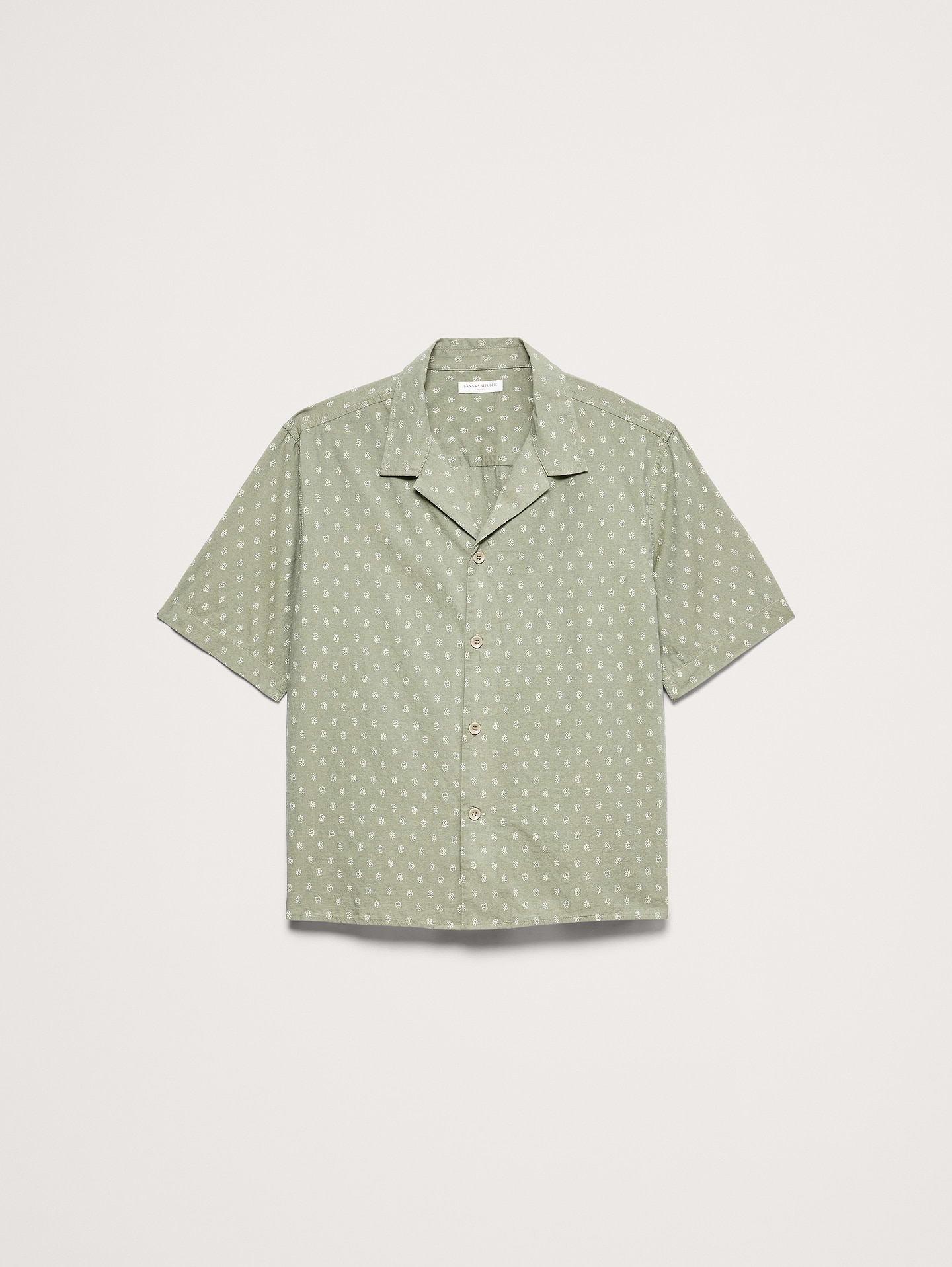L'image numéro 4 présente Chemise de vacnces décontractée en coton d’été léger