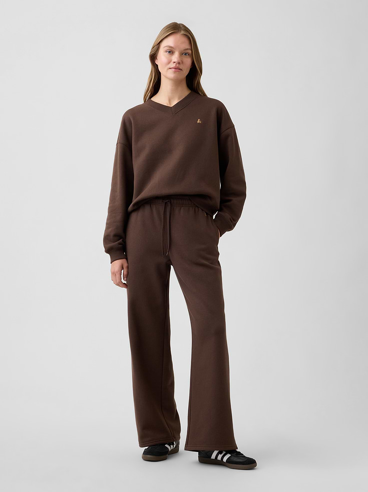 Image 1 of 5, This product is made with/contains 23% recycled polyester. Compared to virgin materials, using recycled materials helps reduce resource use and waste., Soft, comfy fleece., Drawcord ties at elasticized waist., Embroidered Brannan Bear at hip., On-seam pockets., This product was made in a factory that invests in gender equity and women’s empowerment through RISE. Learn more at, Product #1178403