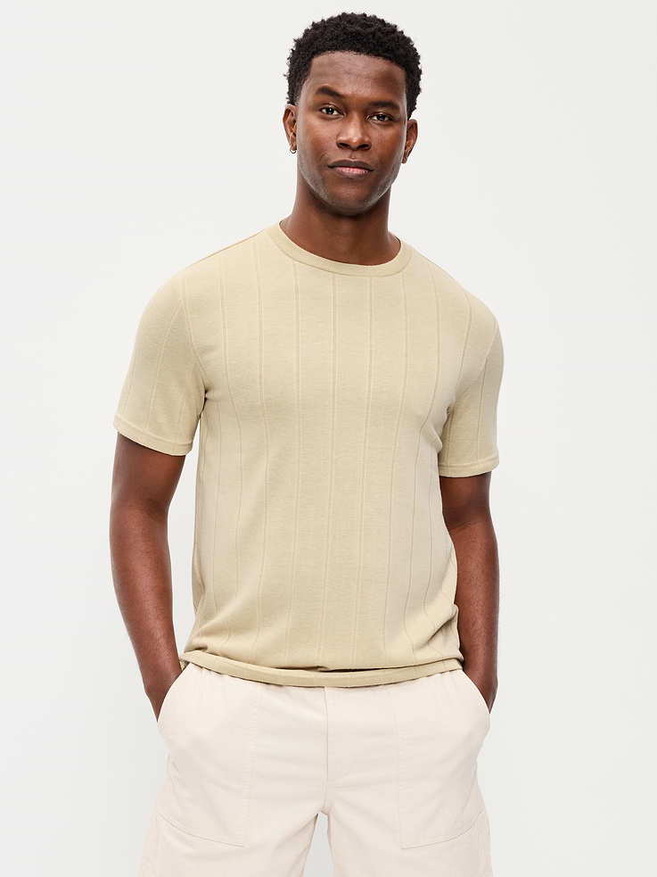 L'image numéro 1 présente T-shirt en tricot décontracté