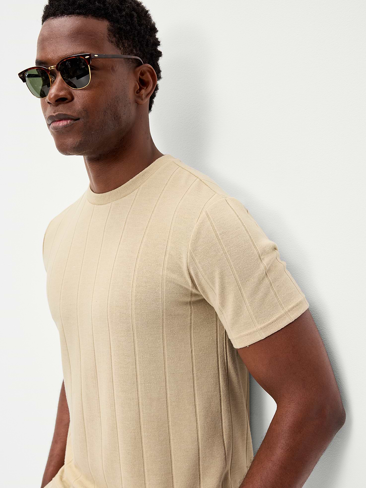 L'image numéro 3 présente T-shirt en tricot décontracté
