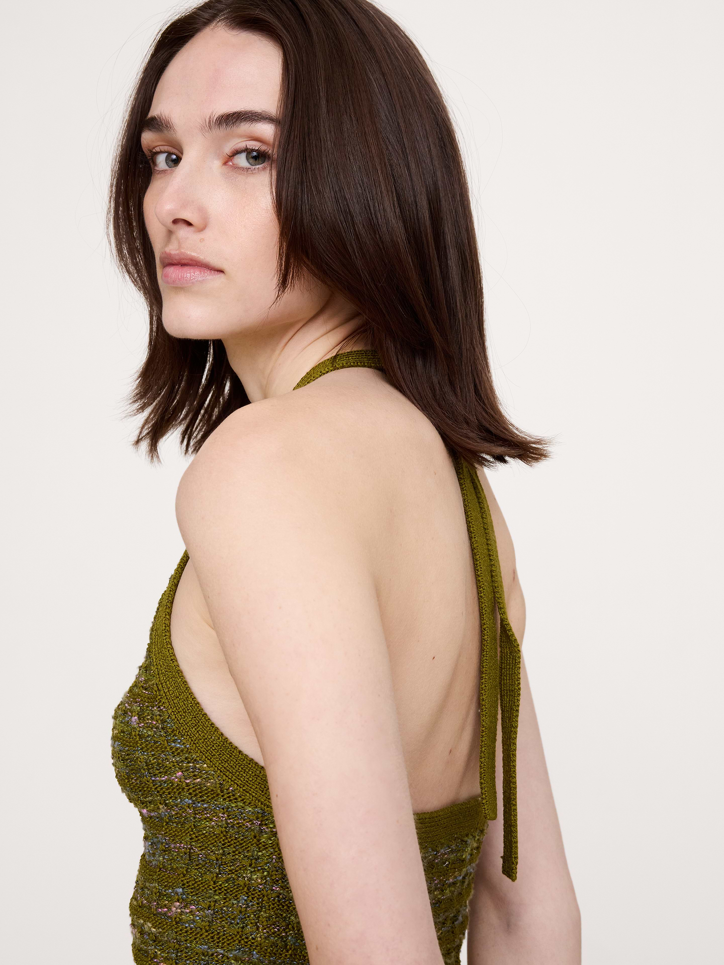 L'image numéro 2 présente Camisole à encolure bain de soleil avec lien à nouer à la nuque.