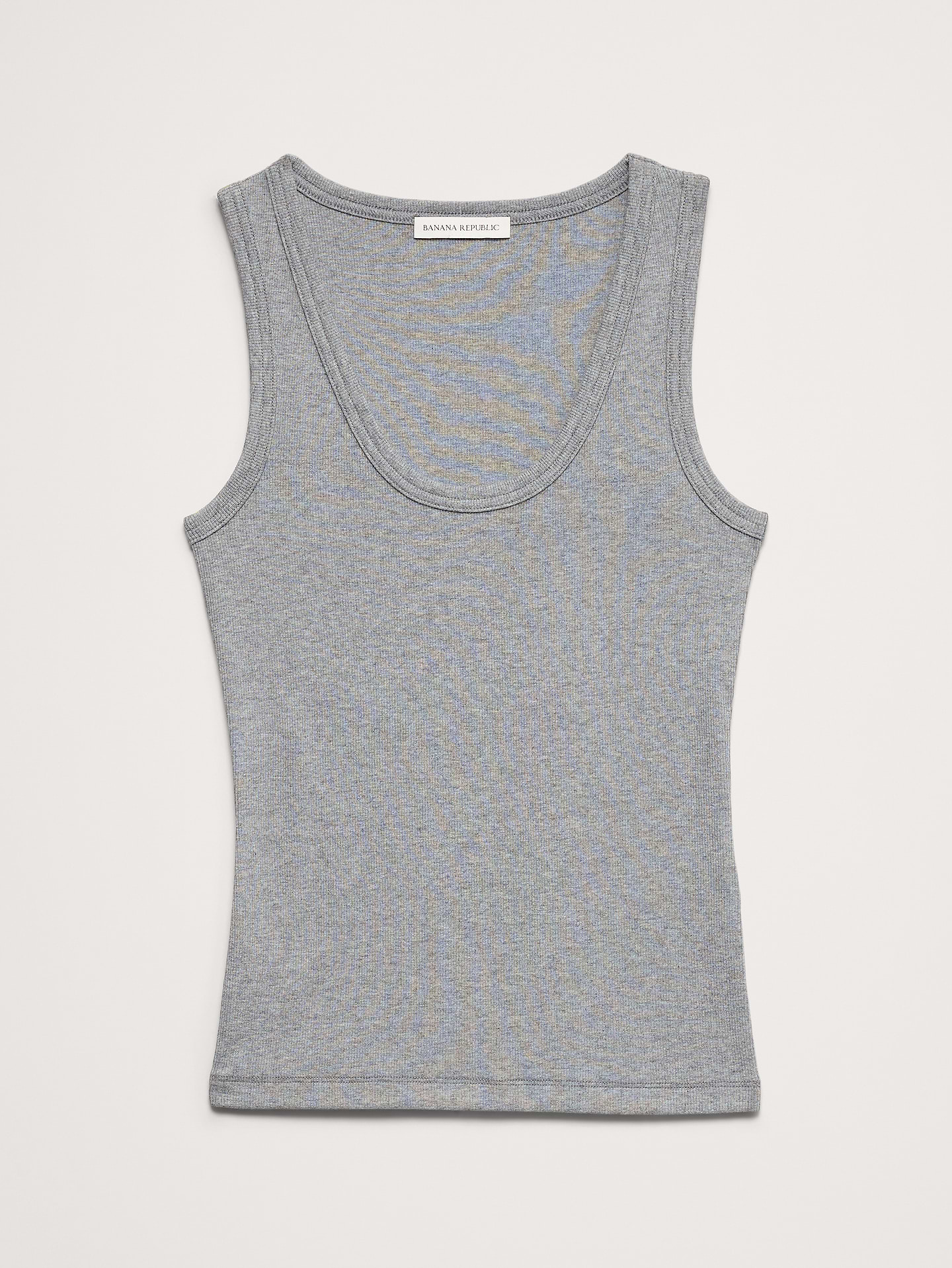 L'image numéro 8 présente Camisole à encolure dégagée en tricot côtelé