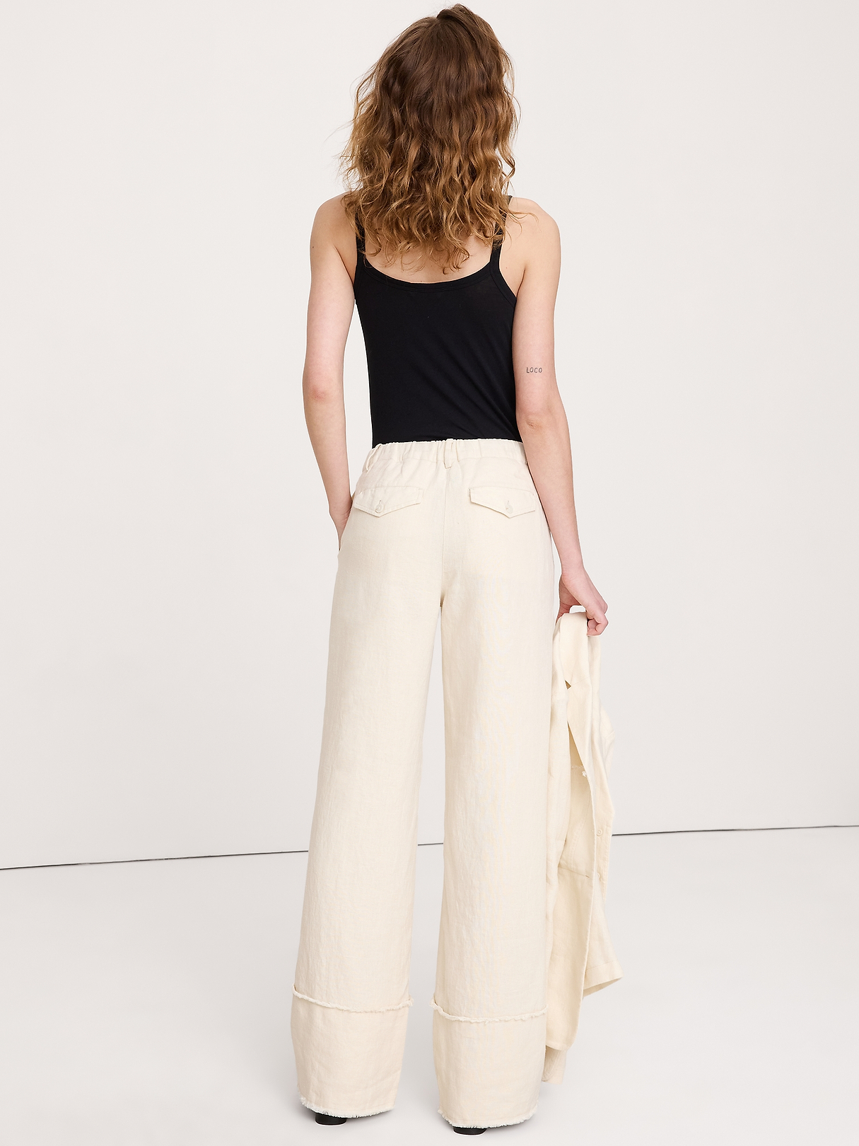 The Everyday Wide-Leg Pant in Fringe-Hem Linen | Banana Republic