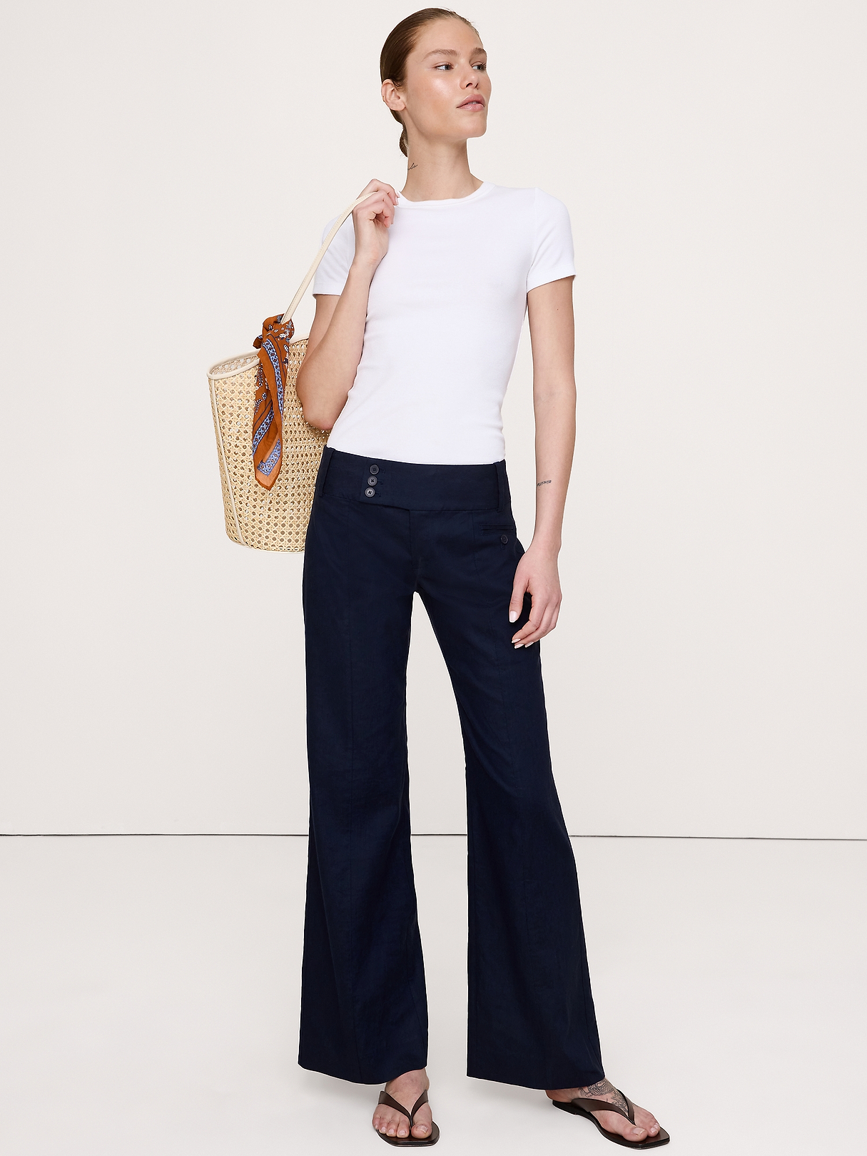 Low-Rise Wide-Leg Stretch Linen-Viscose Pant | Banana Republic
