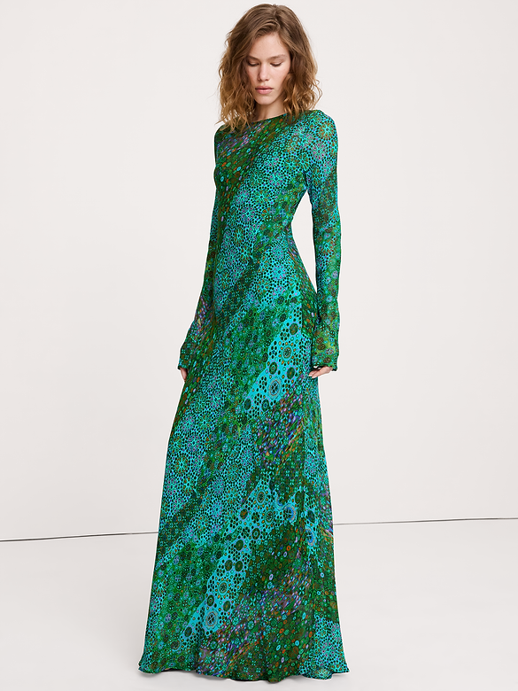 Robe longue en mousseline coupée en biais