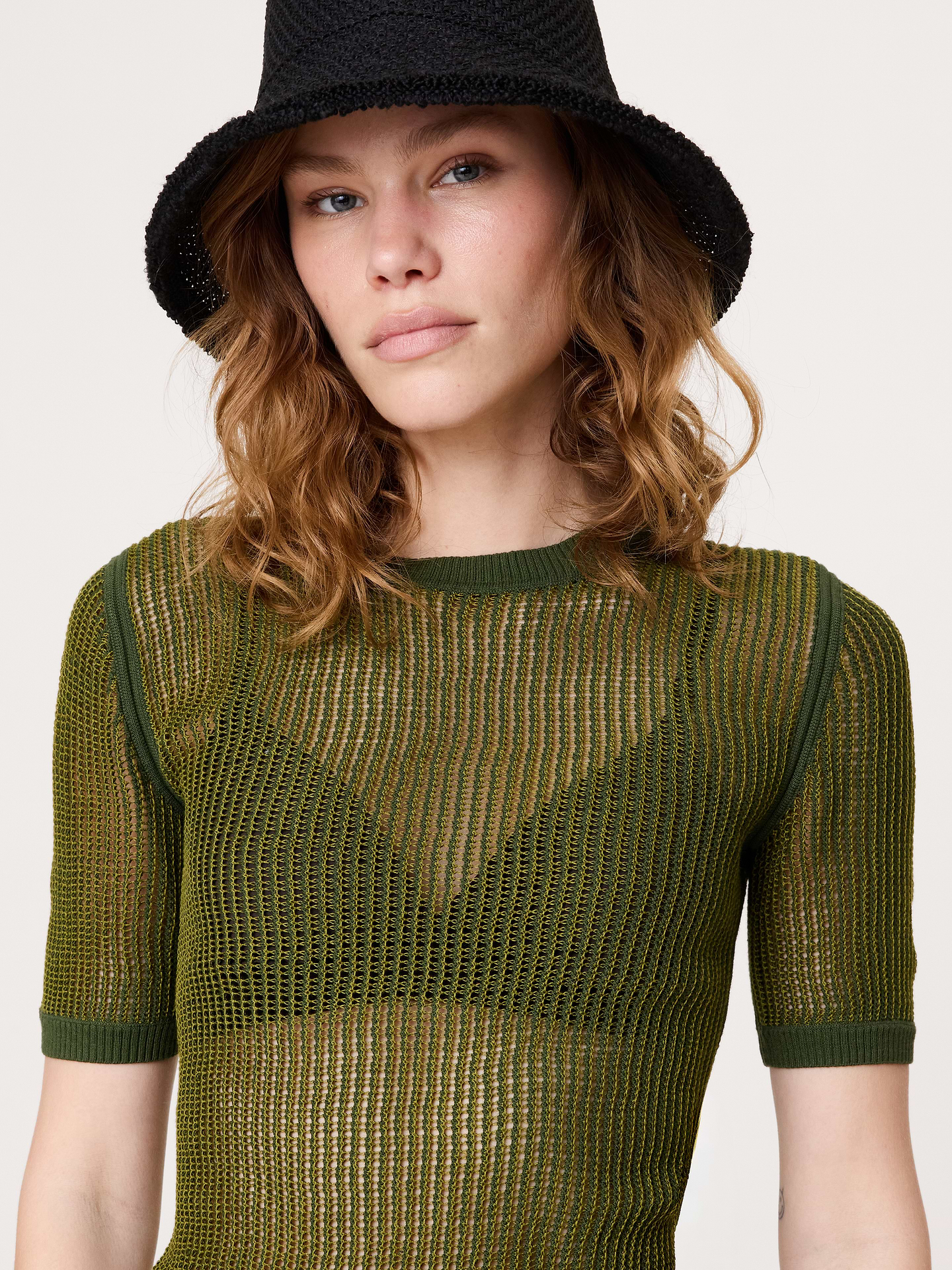 L'image numéro 3 présente T-shirt ras du cou en tricot à mailles