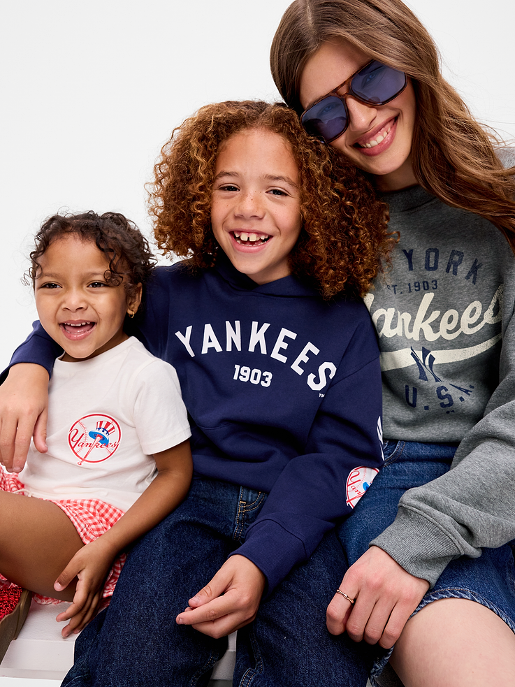 Image number 4 showing, New York Yankees Pullover Hoodie for Men