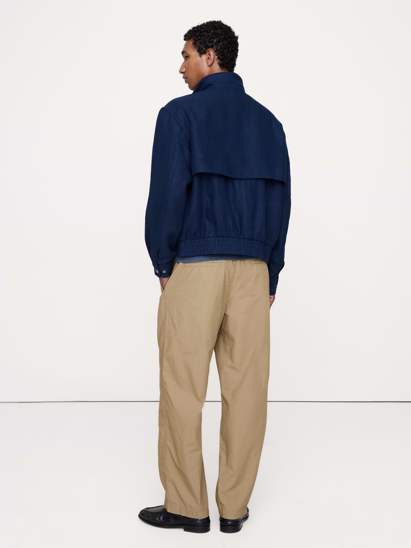 L'image numéro 3 présente Pantalon Escale décontracté en coton à taille extensible