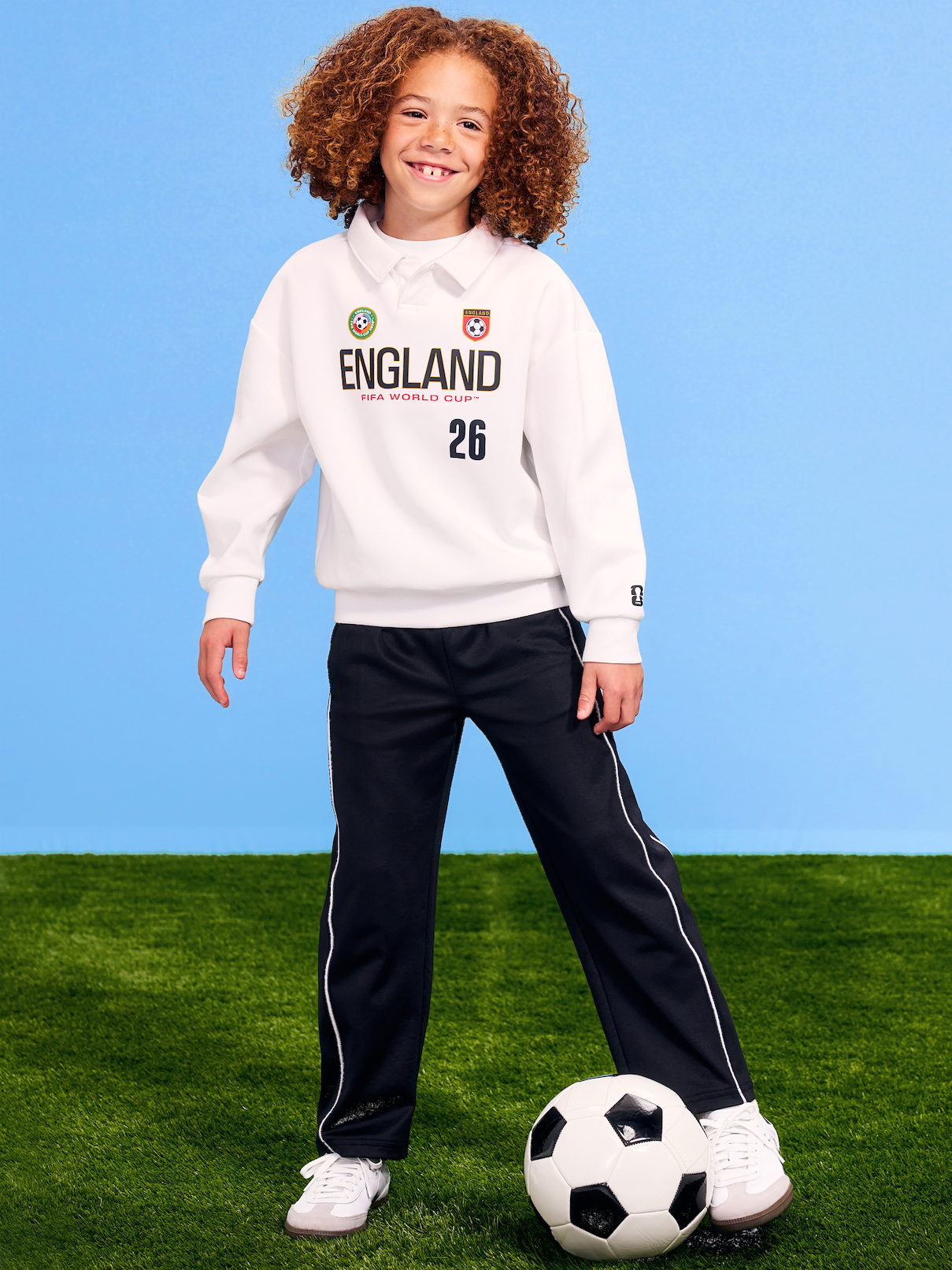 L'image numéro 1 présente Chandail en Molleton dynamique à imprimé de la Coupe du monde de la FIFA 26™, Angleterre pour enfant