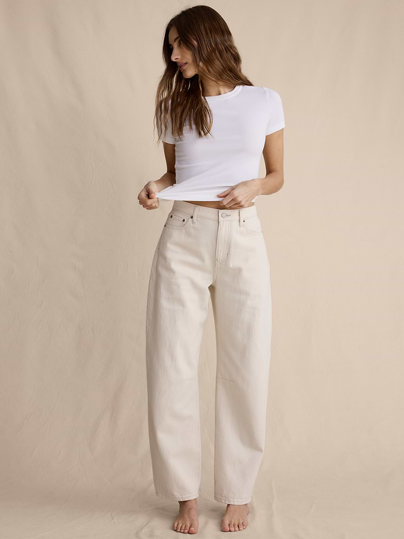 Mid-Rise Barrel Ankle Jean