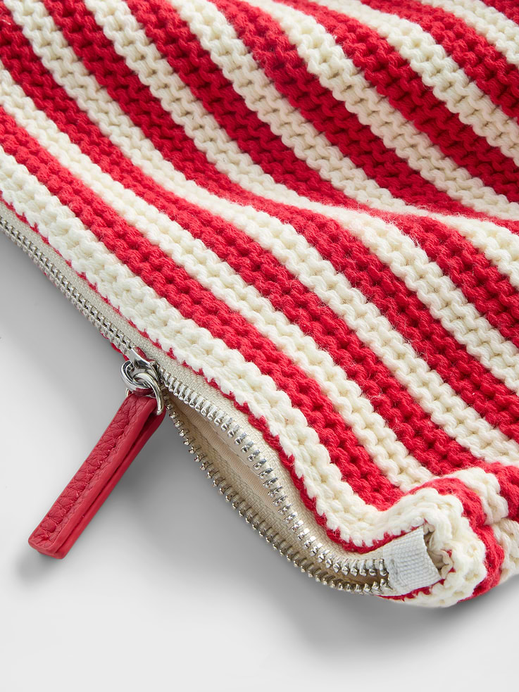 Image number 4 showing, Crochet Zip Pouch