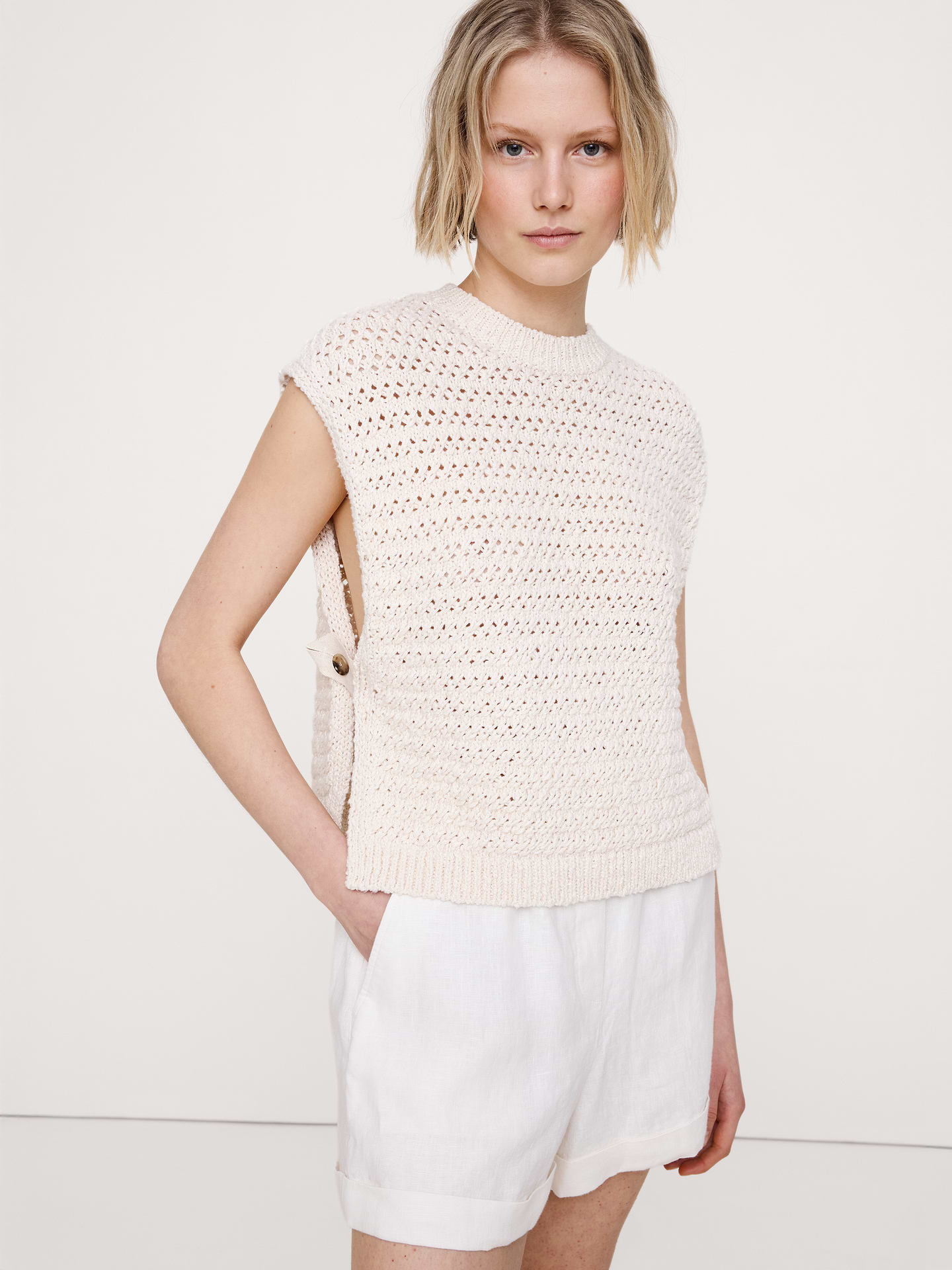 Image number 5 showing, 3.5" Paperbag-Waist Pull-On Linen Short