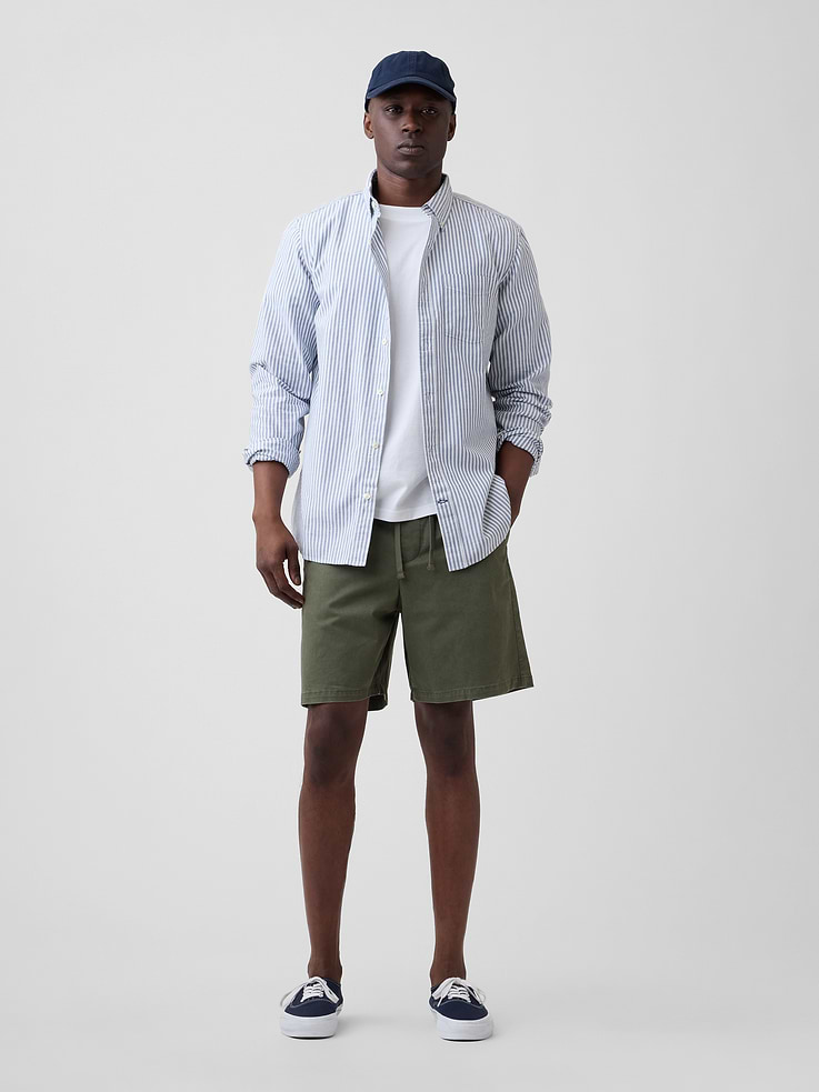 Image number 1 showing, 7" Essential Pull-On Khaki Shorts