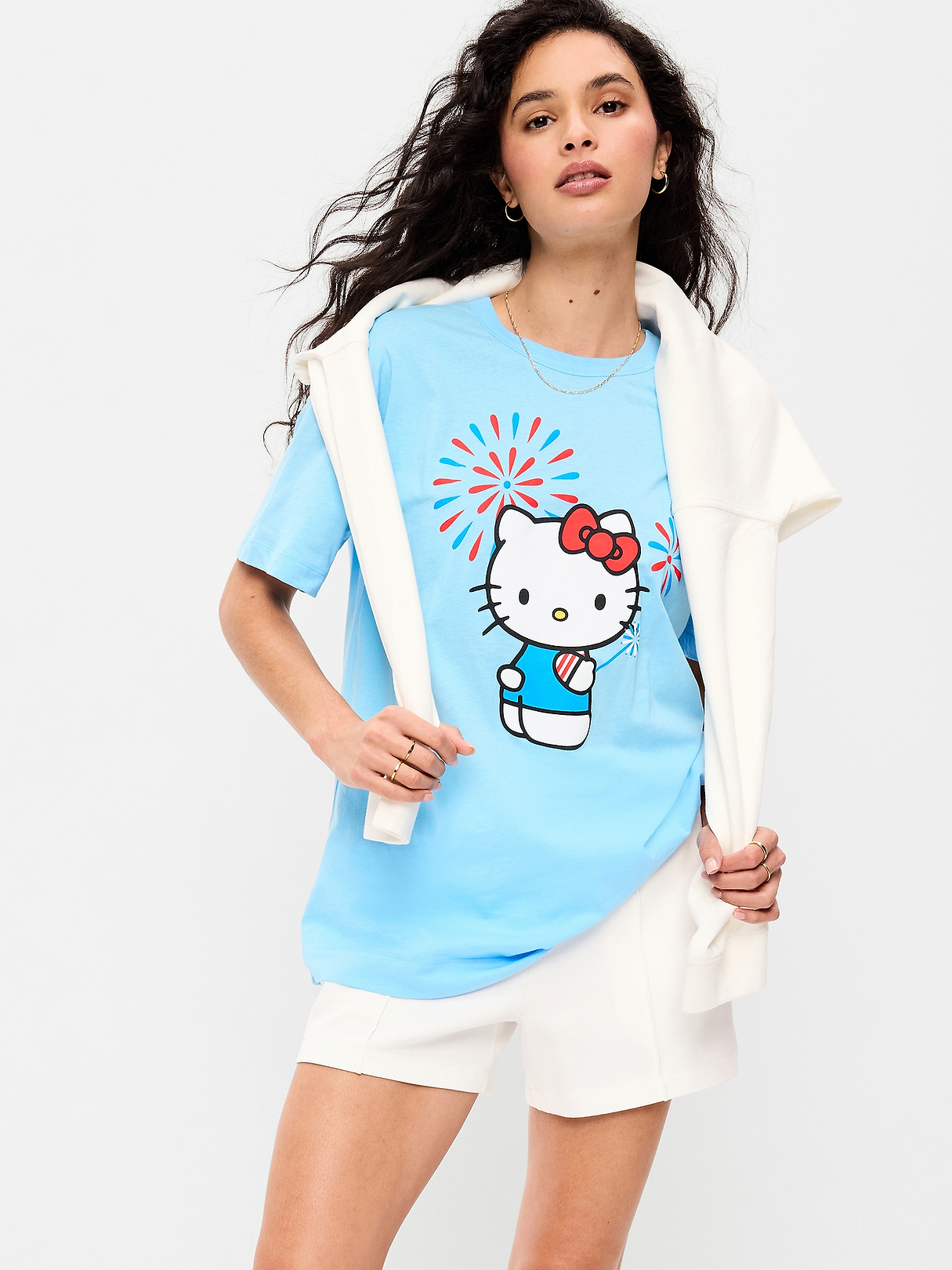 Hello Kitty® Oversized Graphic Tunic T-Shirt | Old Navy