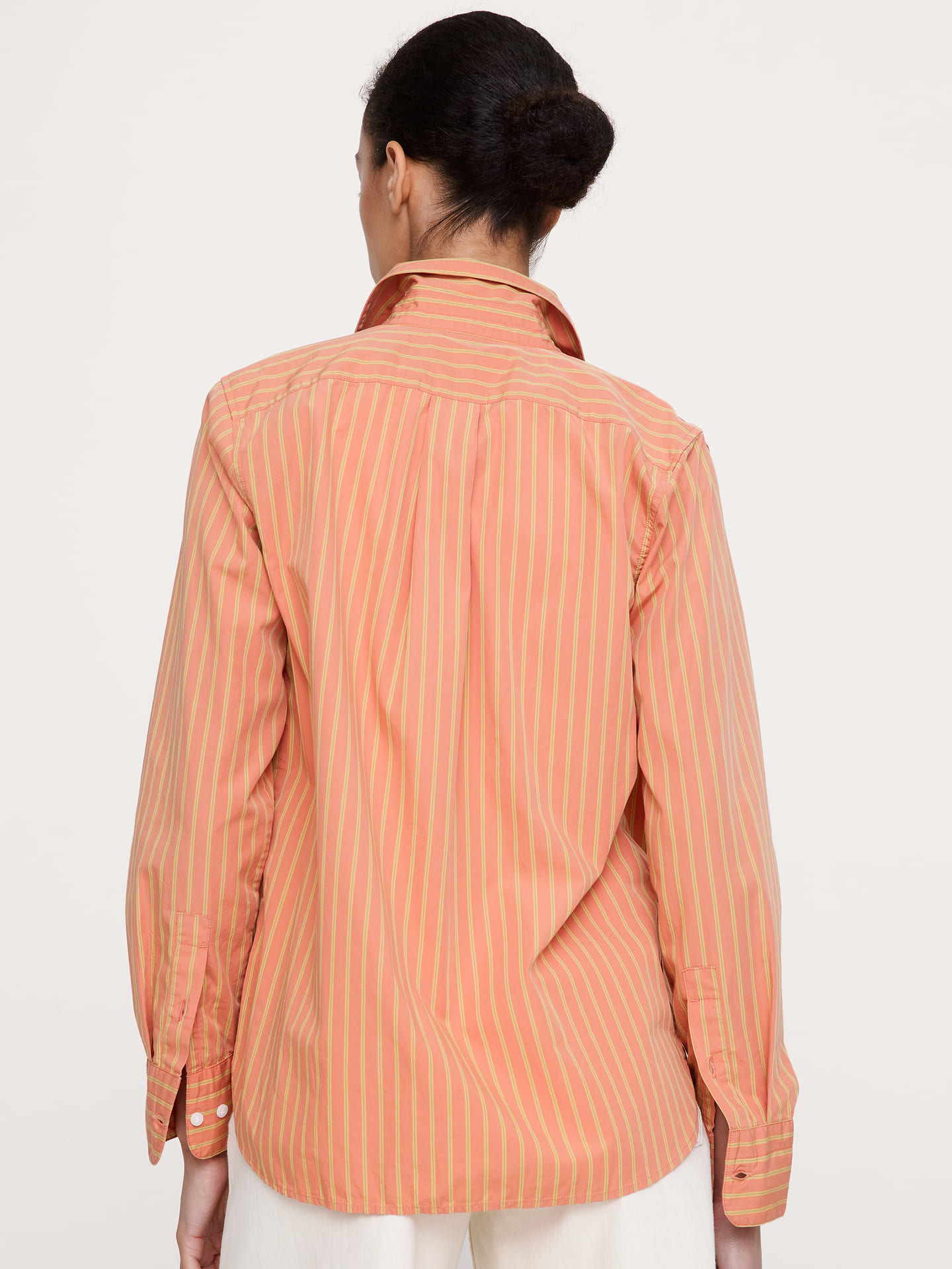 L'image numéro 2 présente La chemise de tous les jours en popeline de coton