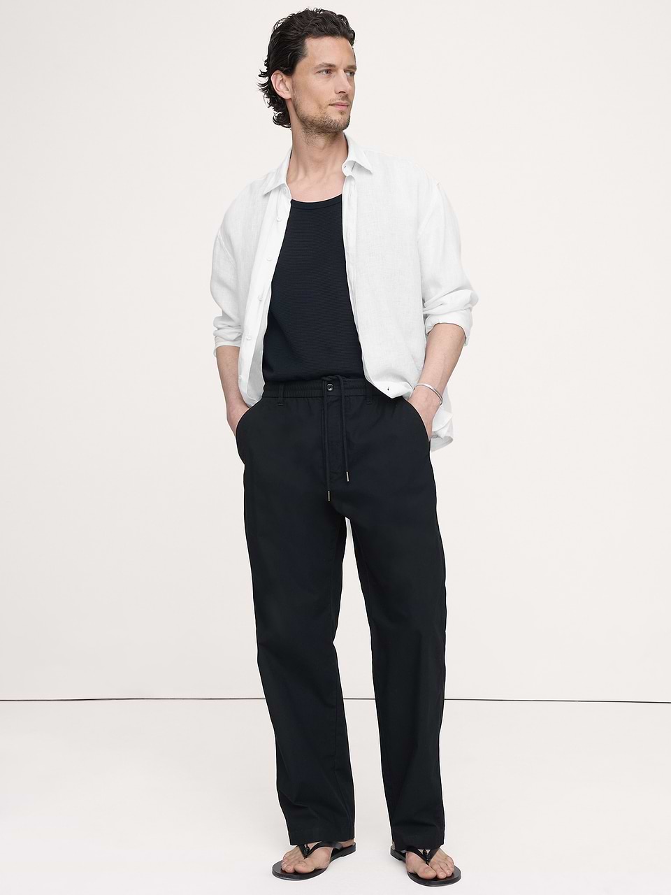 Banana Republic Men's The Weekender Relaxed Pull-On Pant In Cotton Black Size L