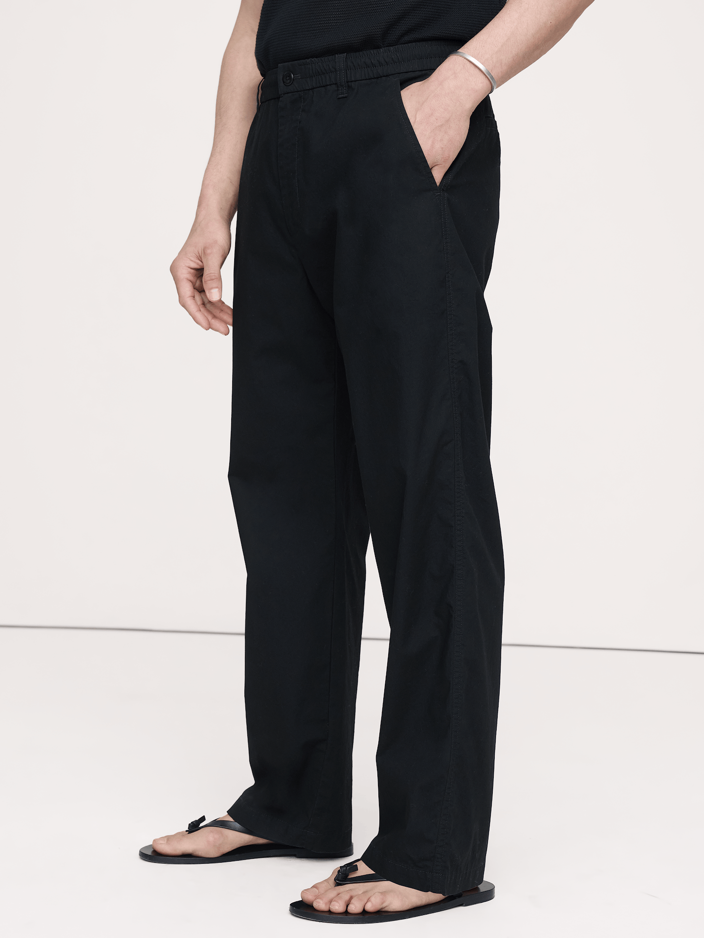 L'image numéro 4 présente Pantalon Escale décontracté en coton à taille extensible