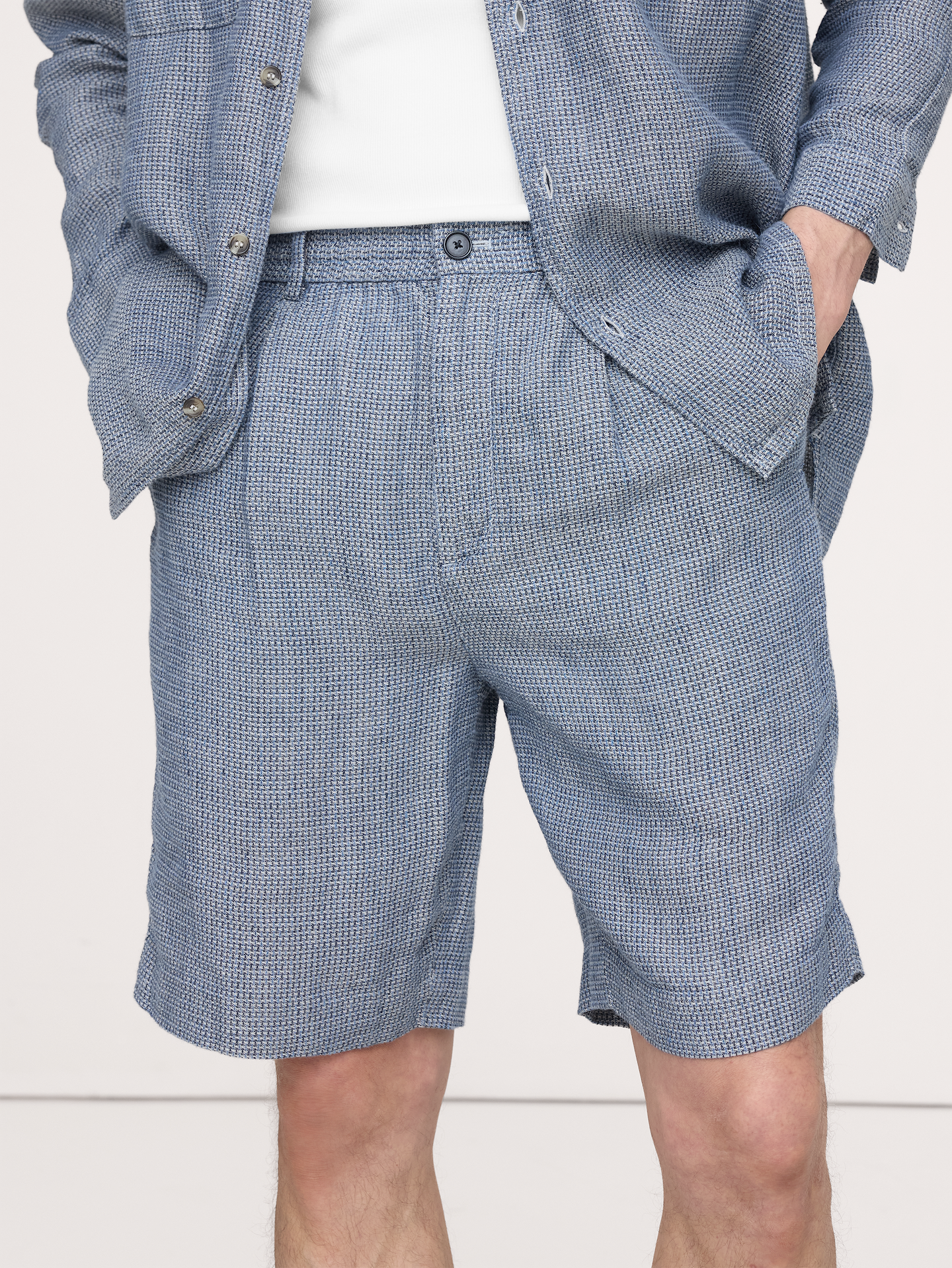 Image number 4 showing, 9" Pleated Linen-Cotton Pull-On Short