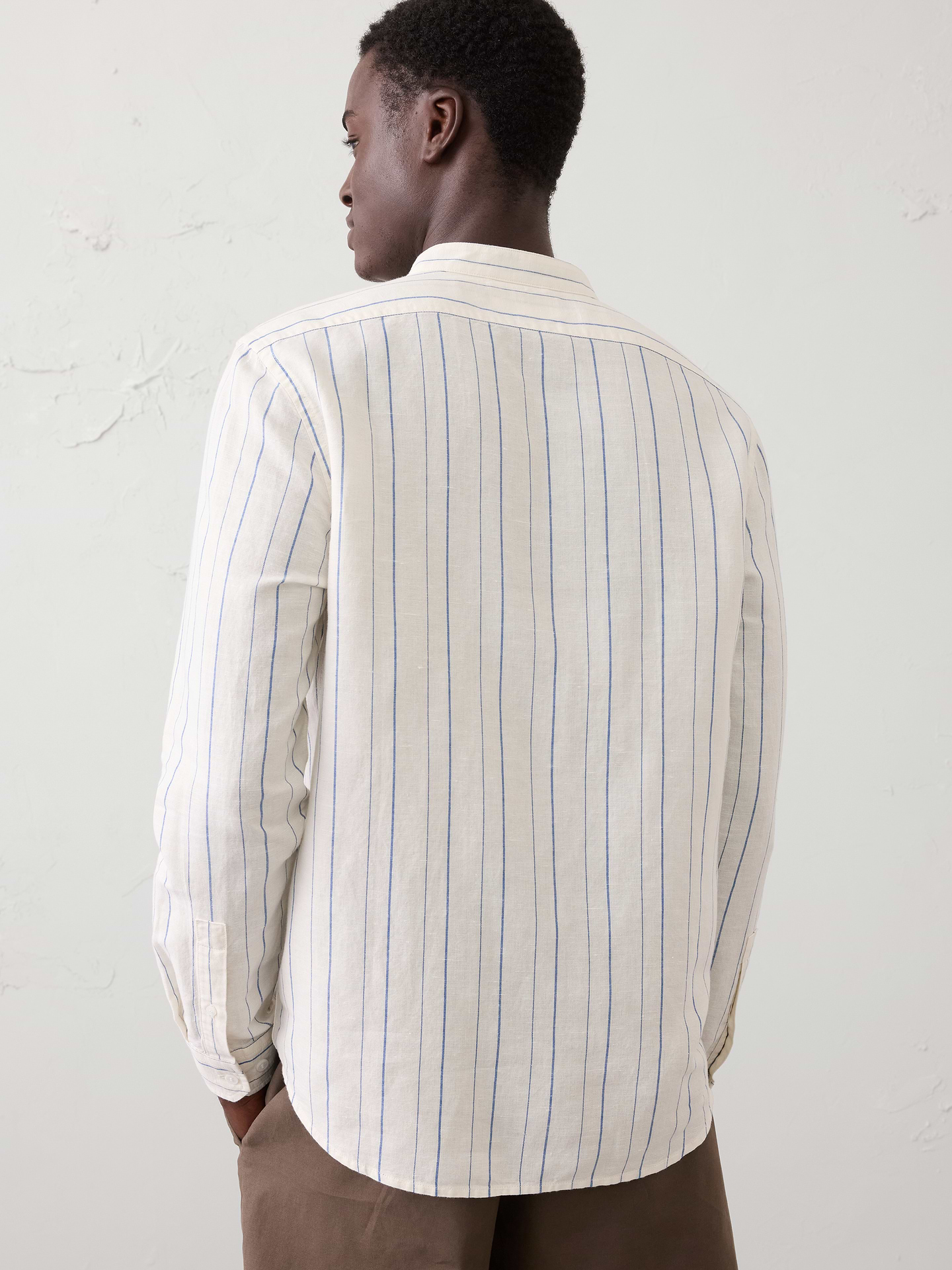 Image number 8 showing, Slim-Fit Linen-Blend Banded-Collar Shirt