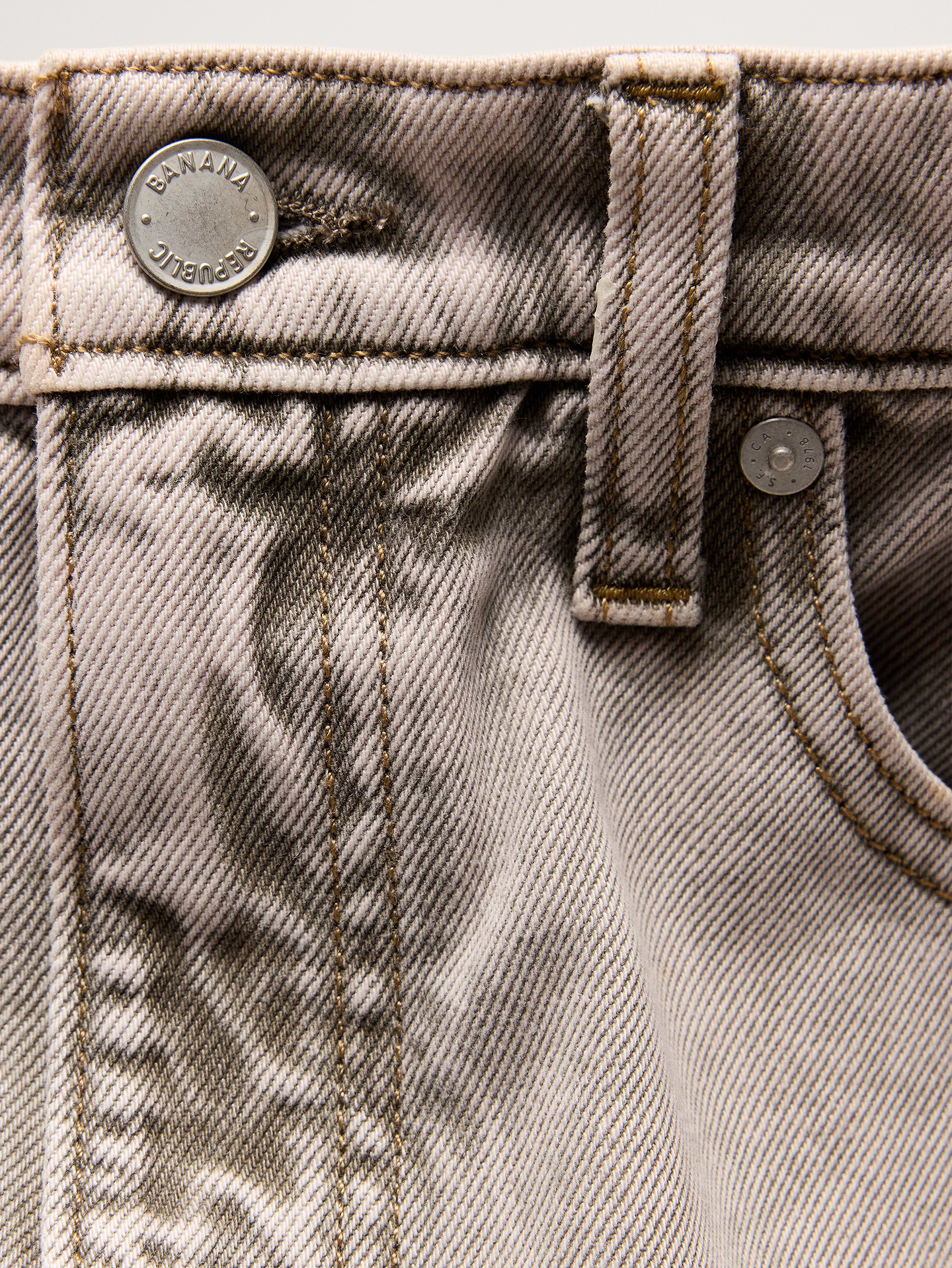 Image number 7 showing, The Icon Classic Wide-Leg Crop Jean