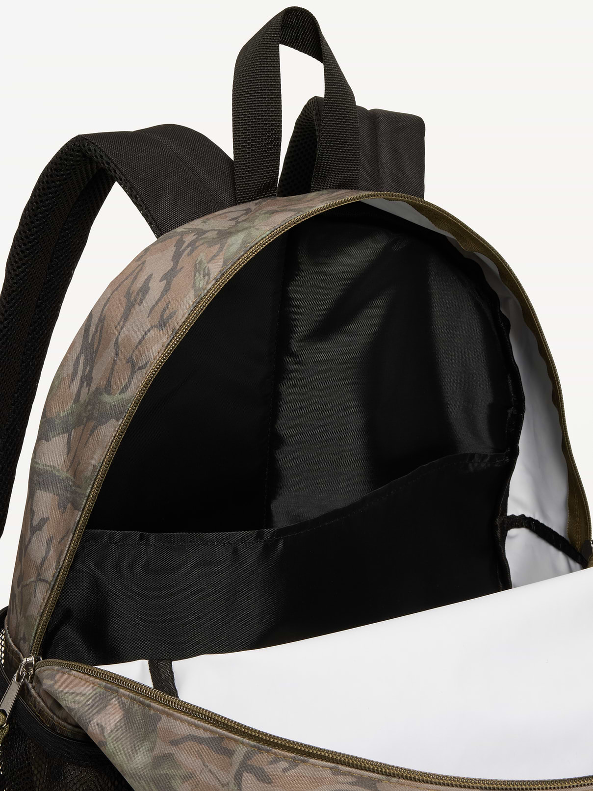 Image number 2 showing, Camo Canvas Backpack for Boys