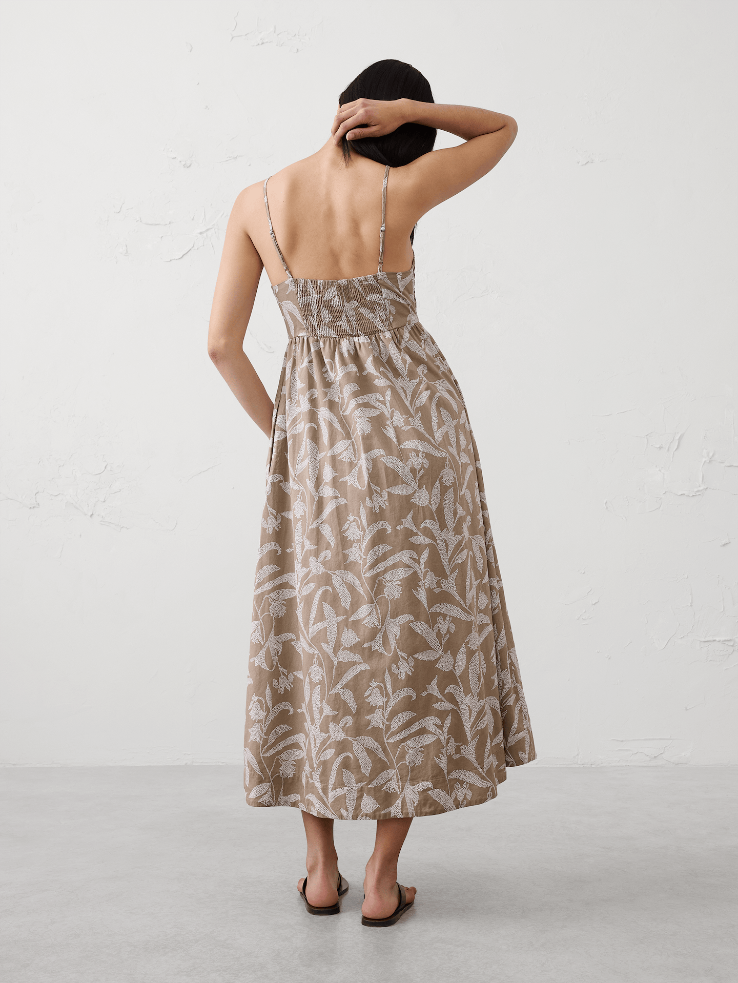 L'image numéro 2 présente Robe mi-longue plissée en voile
