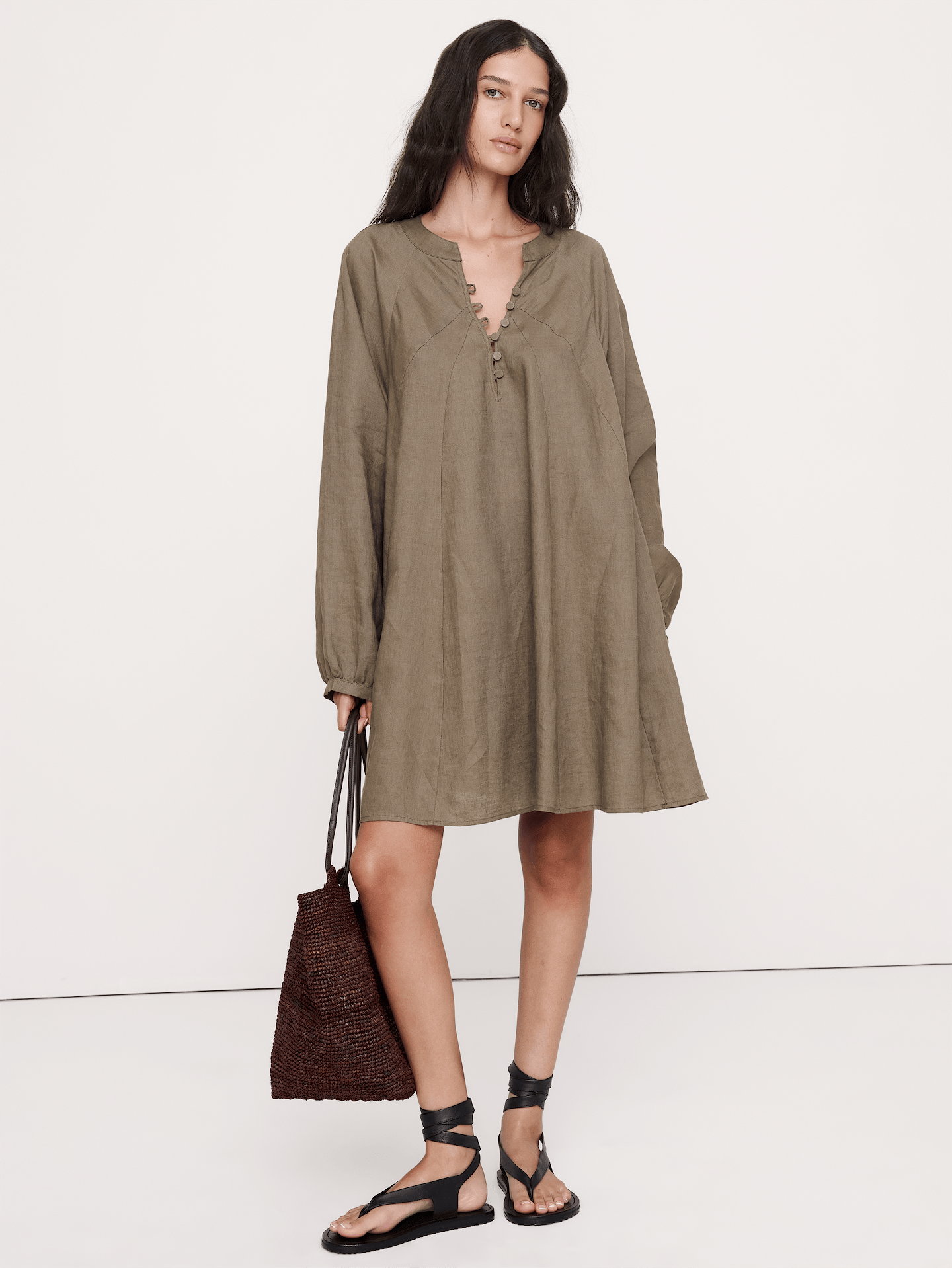 L'image numéro 1 présente Robe caftan longue en lin