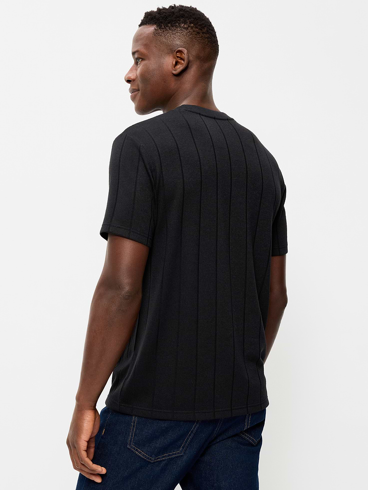 L'image numéro 2 présente T-shirt en tricot décontracté