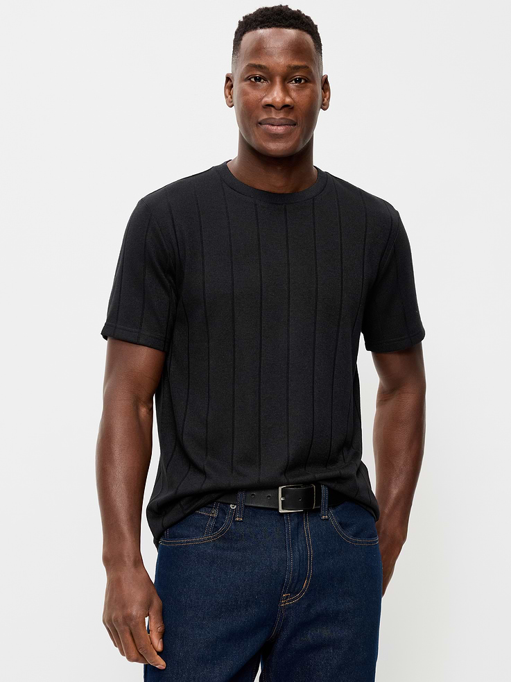 L'image numéro 1 présente T-shirt en tricot décontracté