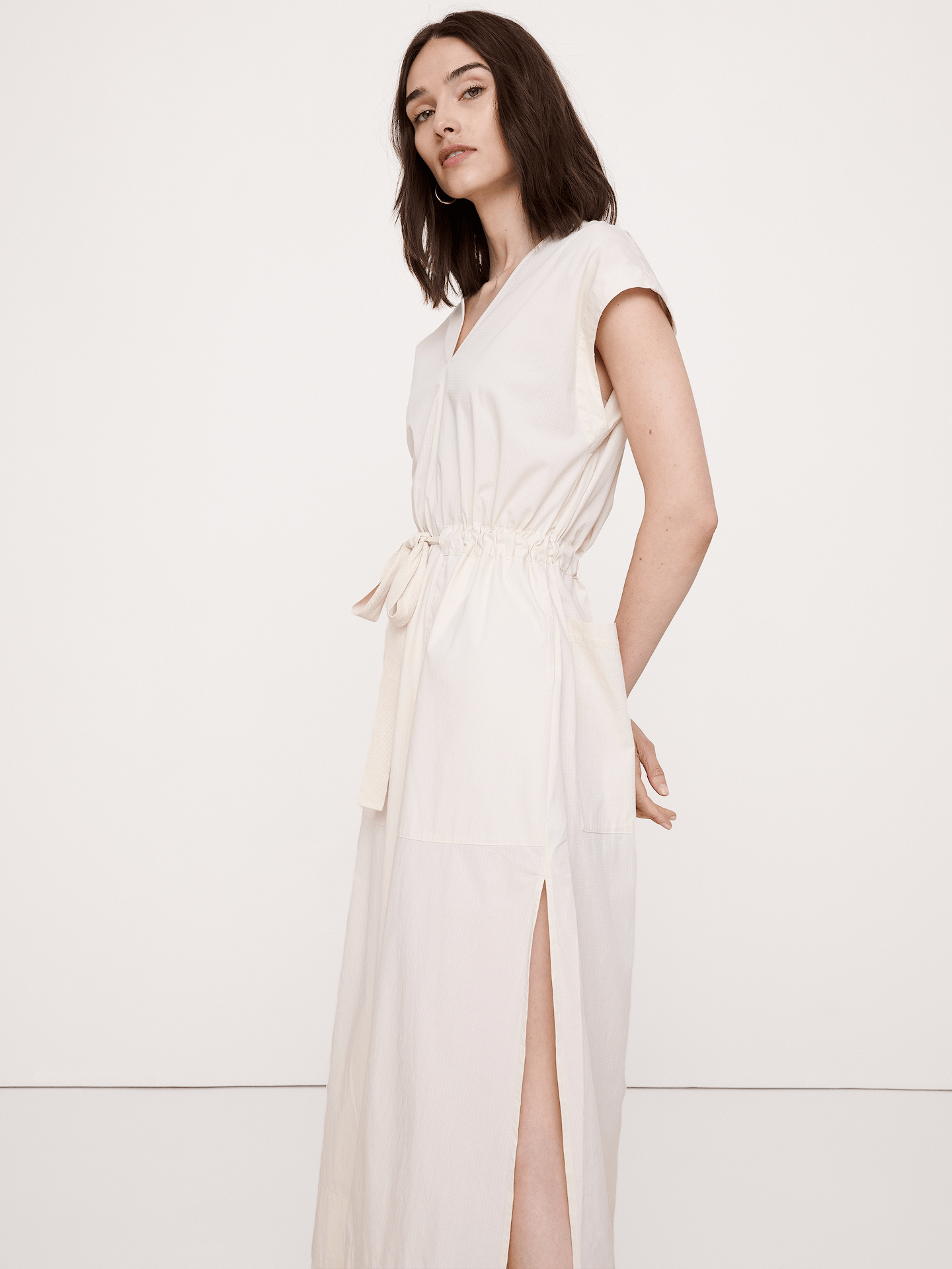L'image numéro 4 présente Robe longue en coton extensible à taille nouée