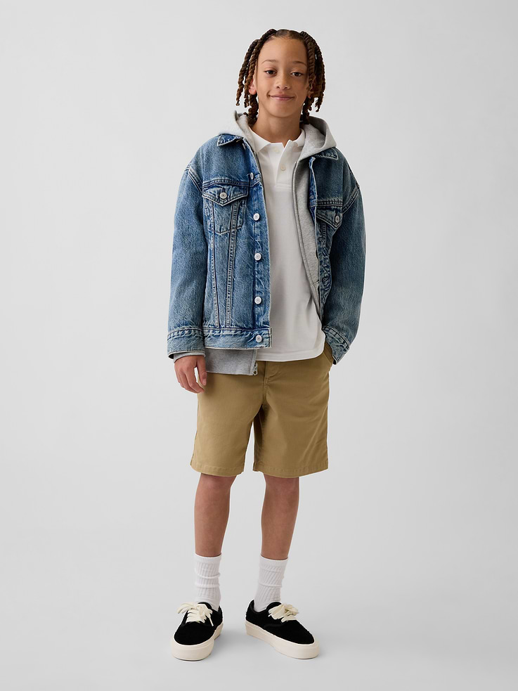 L'image numéro 1 présente Short kaki d’uniforme décontracté et extensible pour Enfant